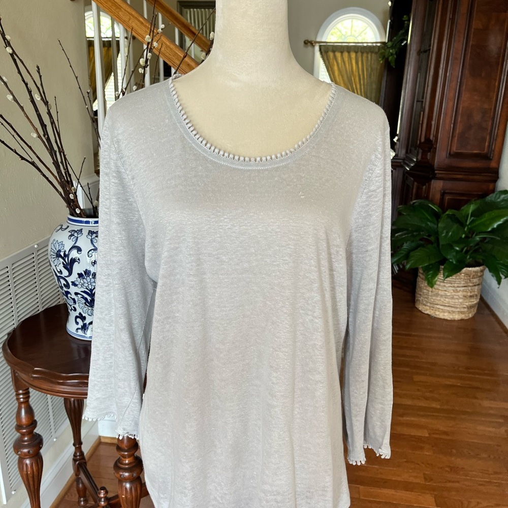J.Jill Love Linen Top in Zinc color, detailing at collar